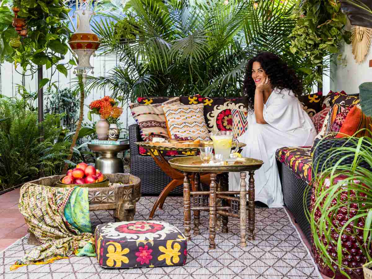 justina blakeney patio sun 0916 0 Jonathan Alder's 5 Incredible Designing and Decorating Tips