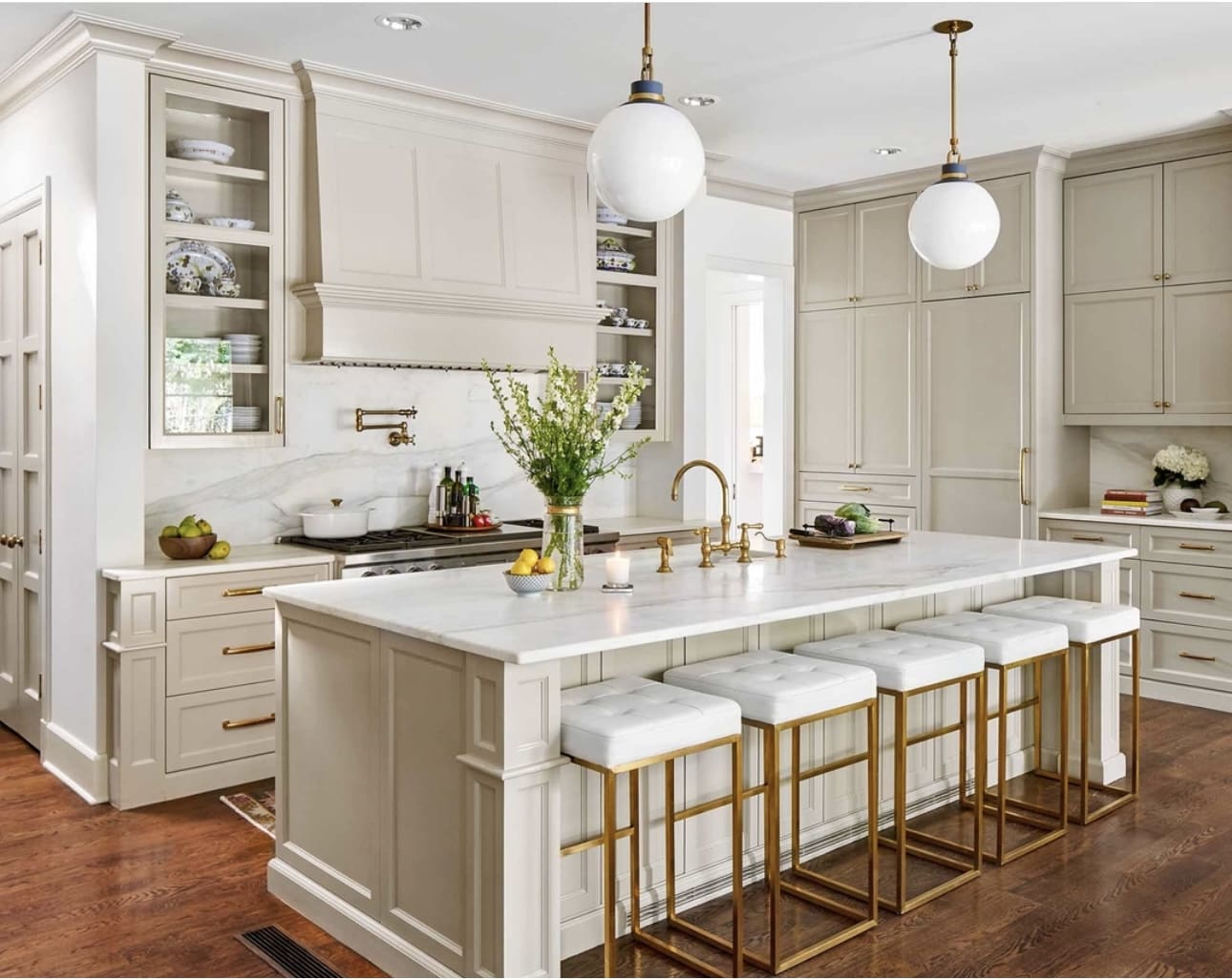24 Best Cream Kitchen Cabinets to Inspire You