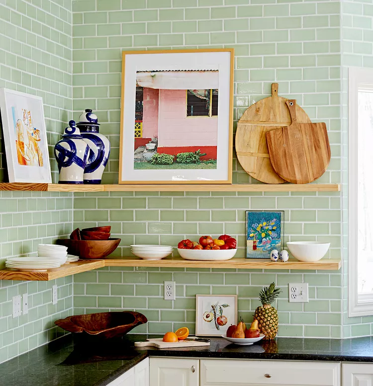 10 Expert Tips On Decorating Kitchen Shelves