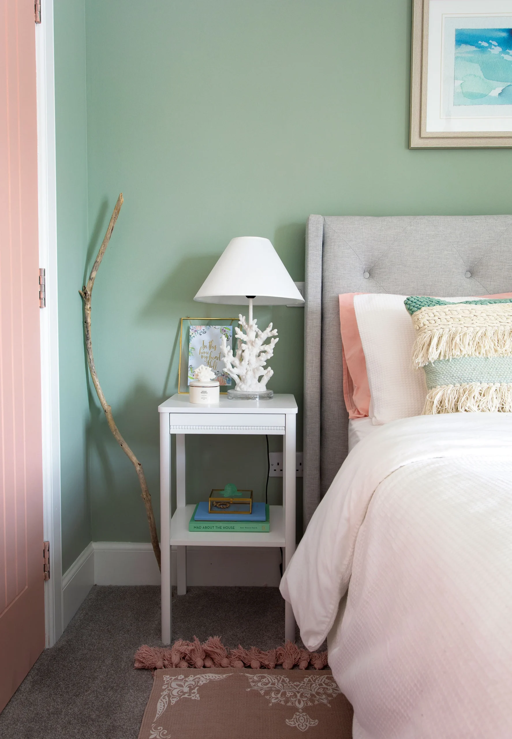 25 Sage Green Bedrooms That Are So Calming