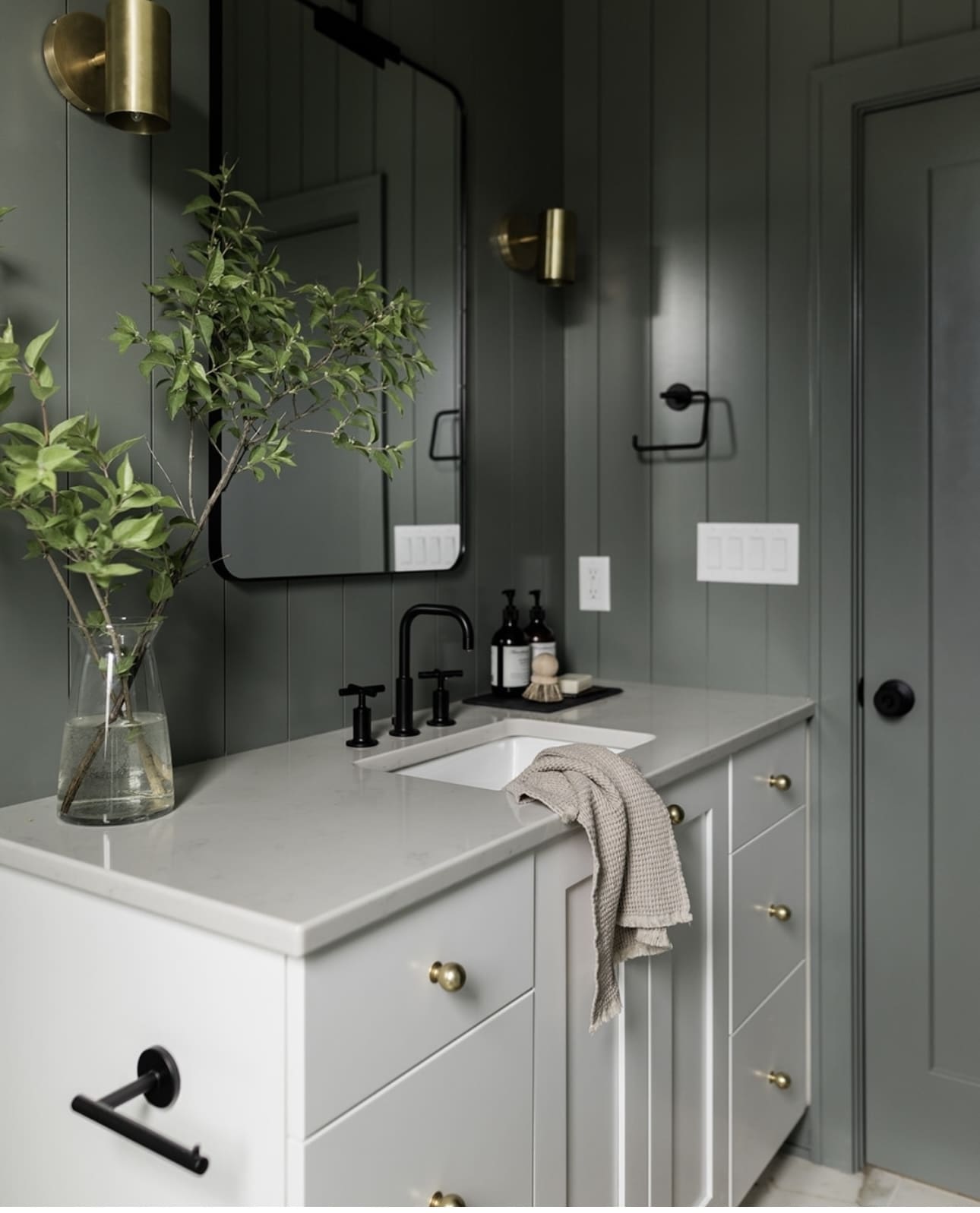 40 Sage Green Bathroom Ideas