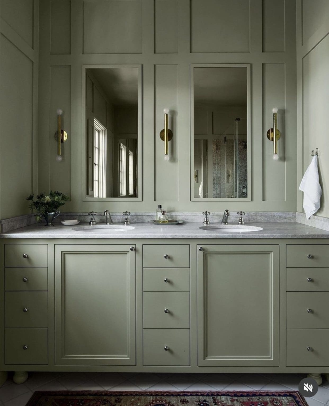 40 Sage Green Bathroom Ideas