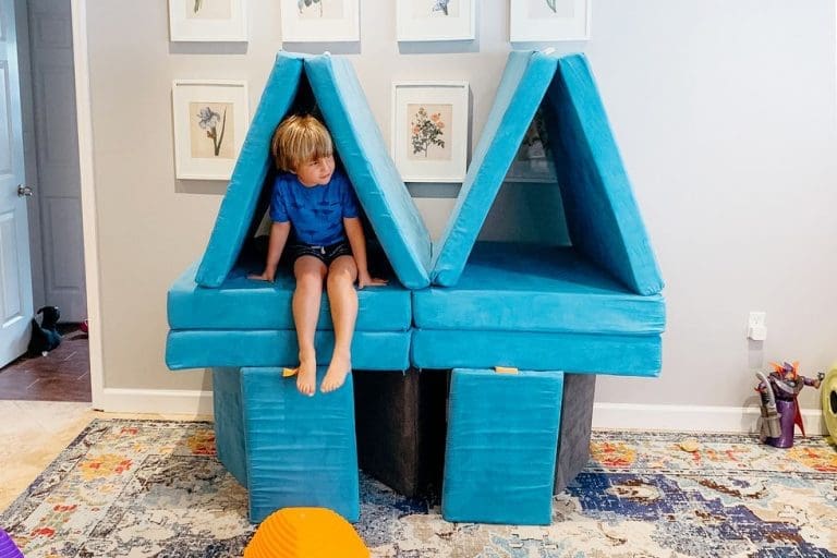 45 Creative Nugget Couch Ideas