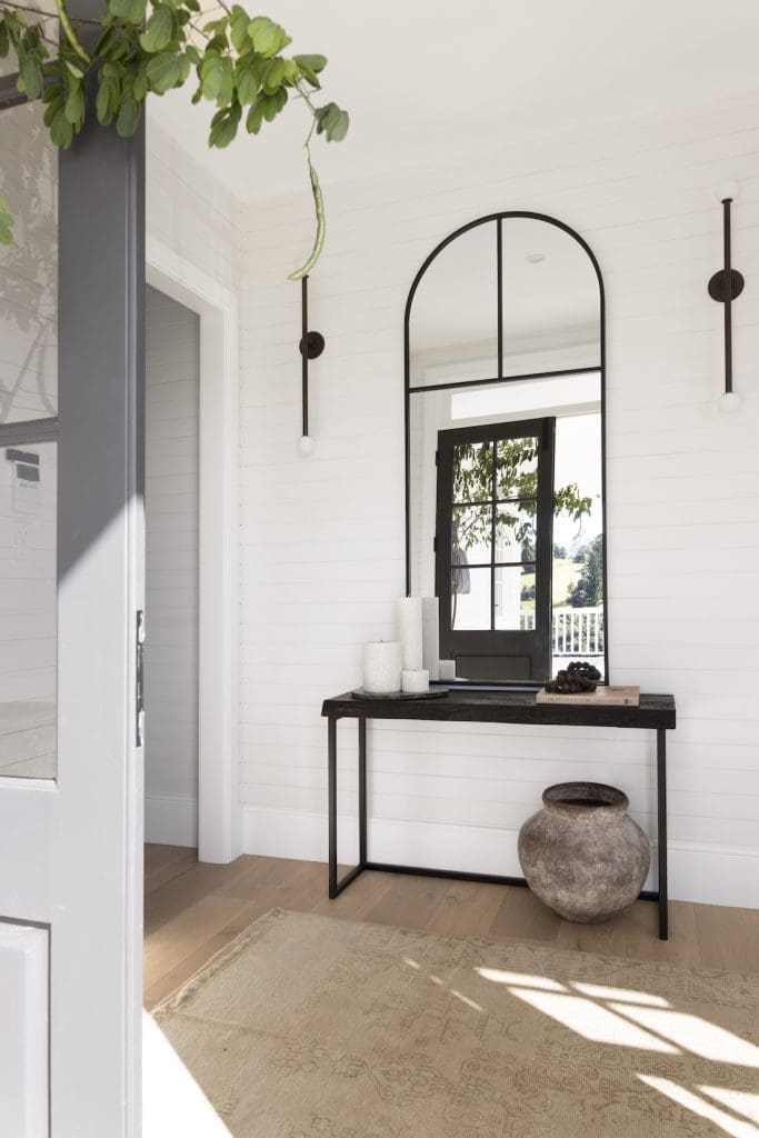 45 Modern and Elegant Entryway Table Decor Ideas