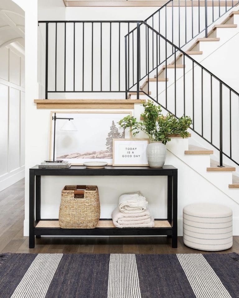 25 Chic Studio McGee Entryway Ideas