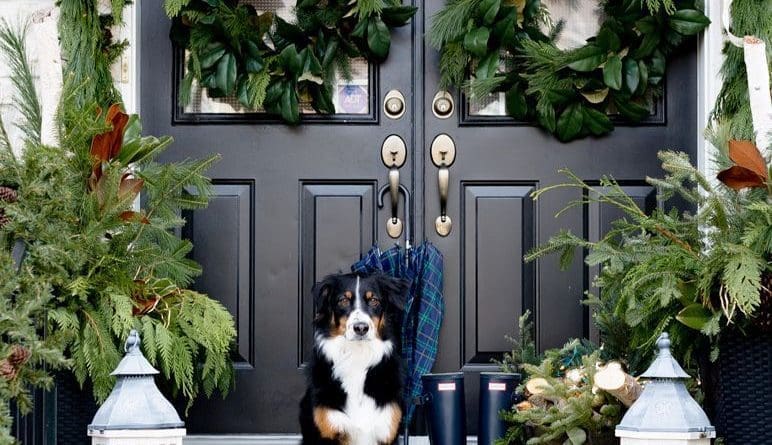 Christmas Front Door Decor Christmas Outdoor Decor Tips 