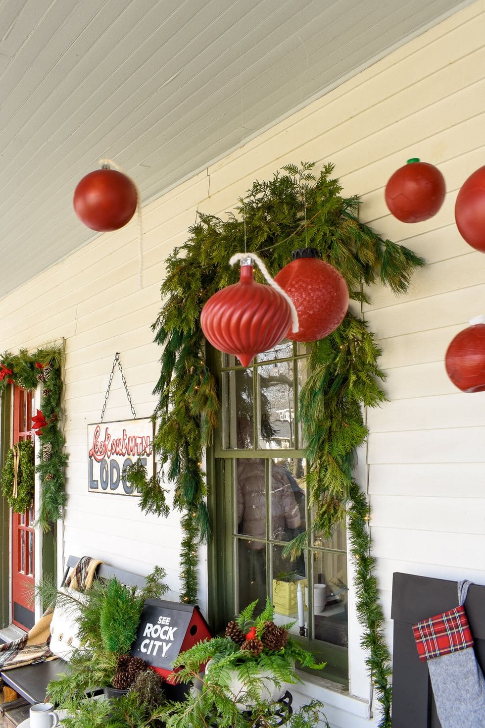 outdoor 5 1638218286 Christmas Front Door Decor