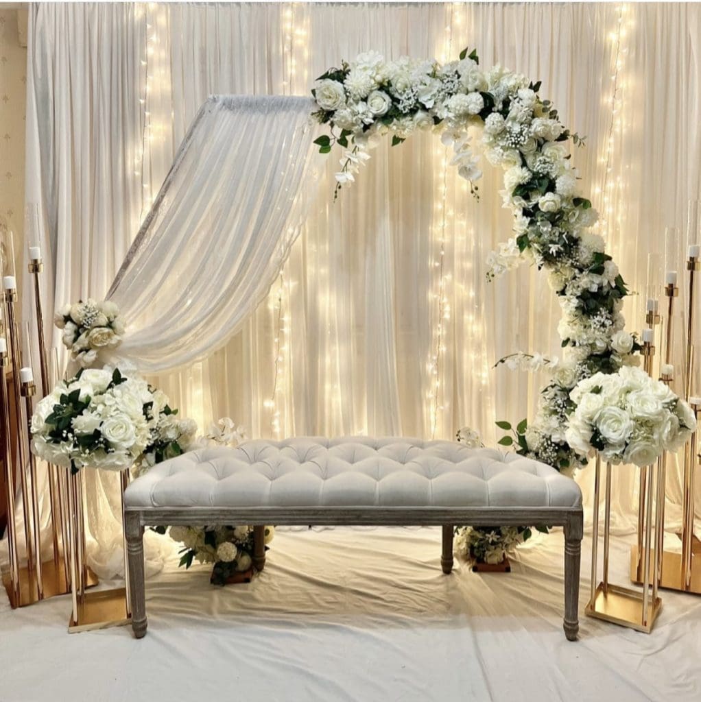 20 Low-Budget Wedding Stage Decoration Ideas