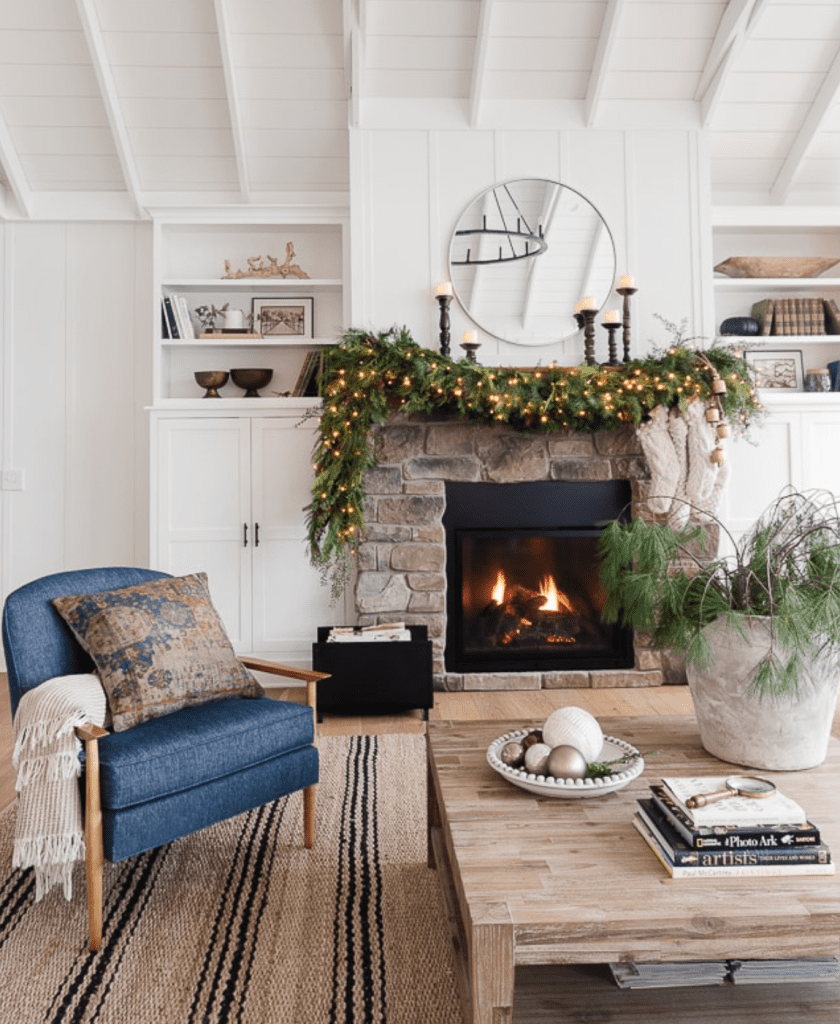 40+ Elegant Christmas Mantel Decor Ideas