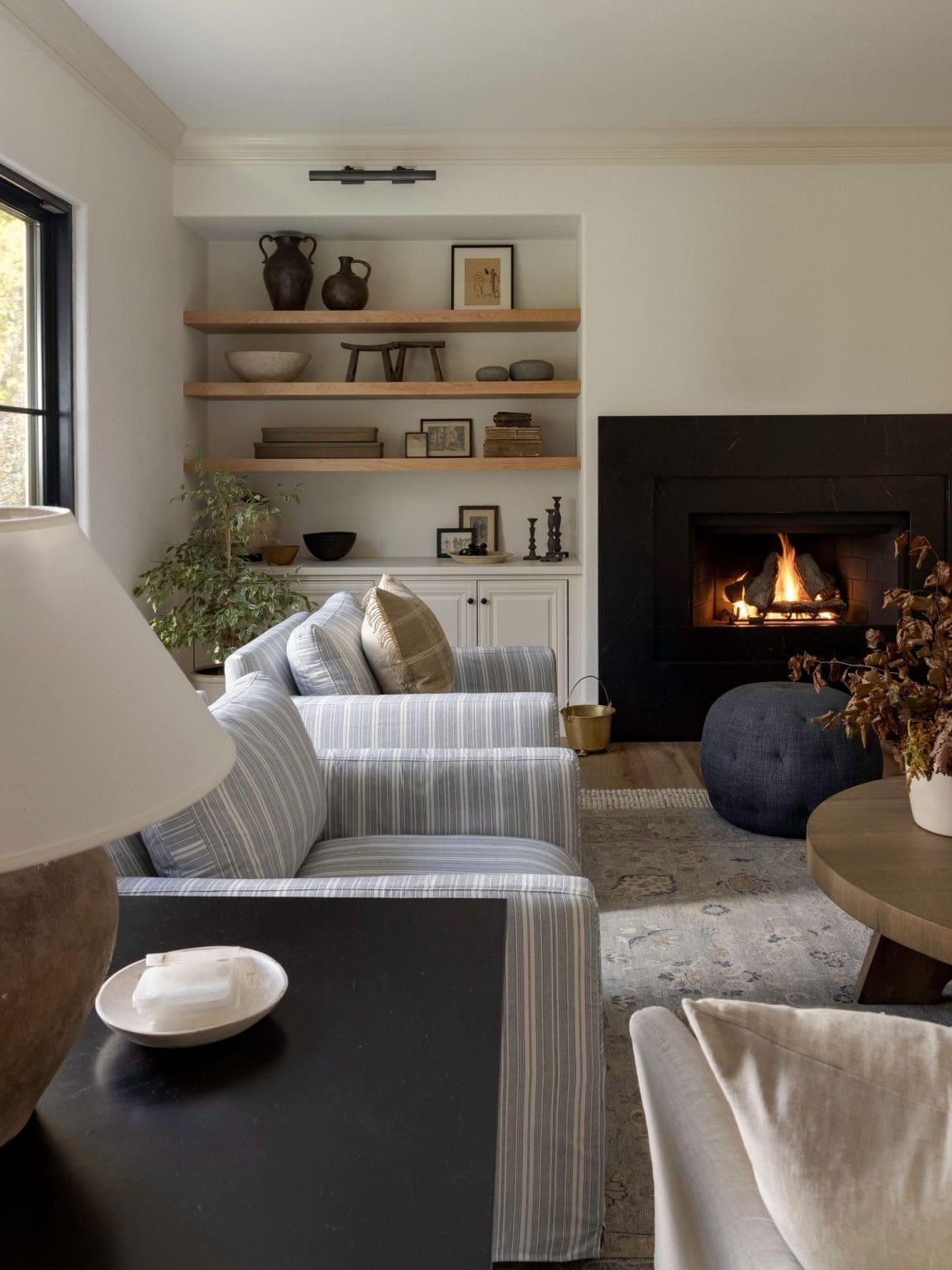 24 Stunning Living Room Alcove Shelving Ideas