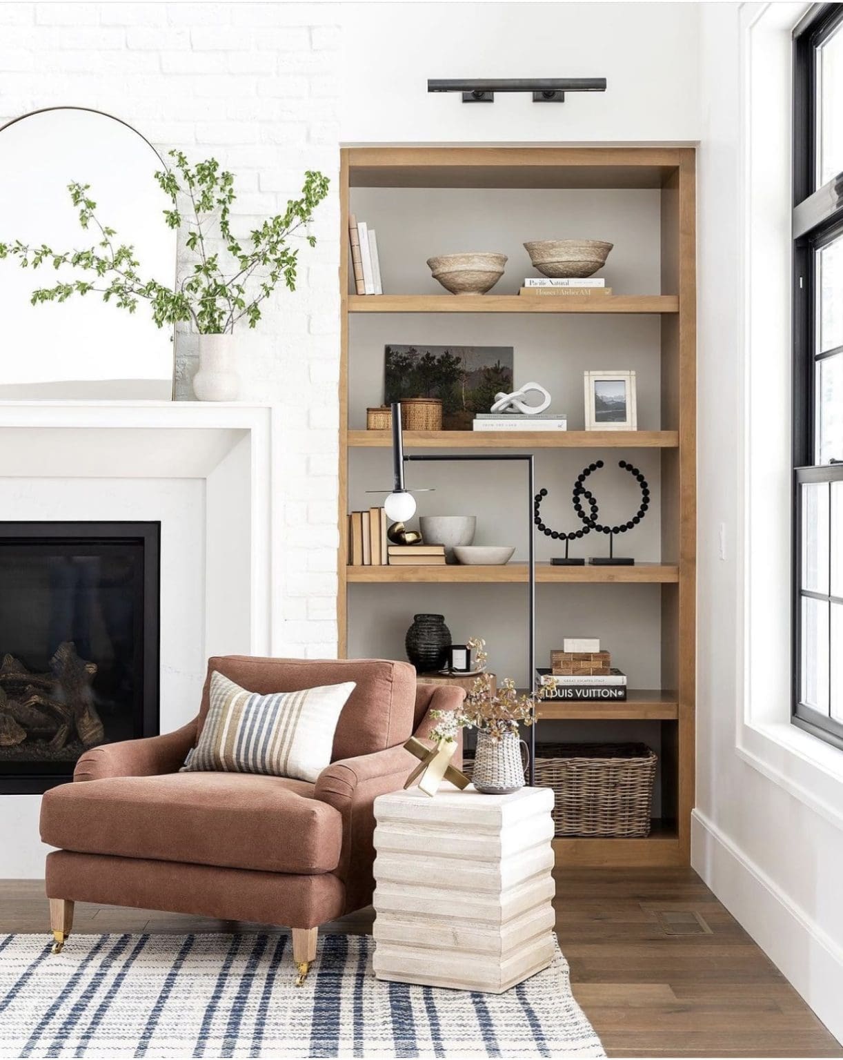 34 Elegant Studio McGee Living Room Design Ideas