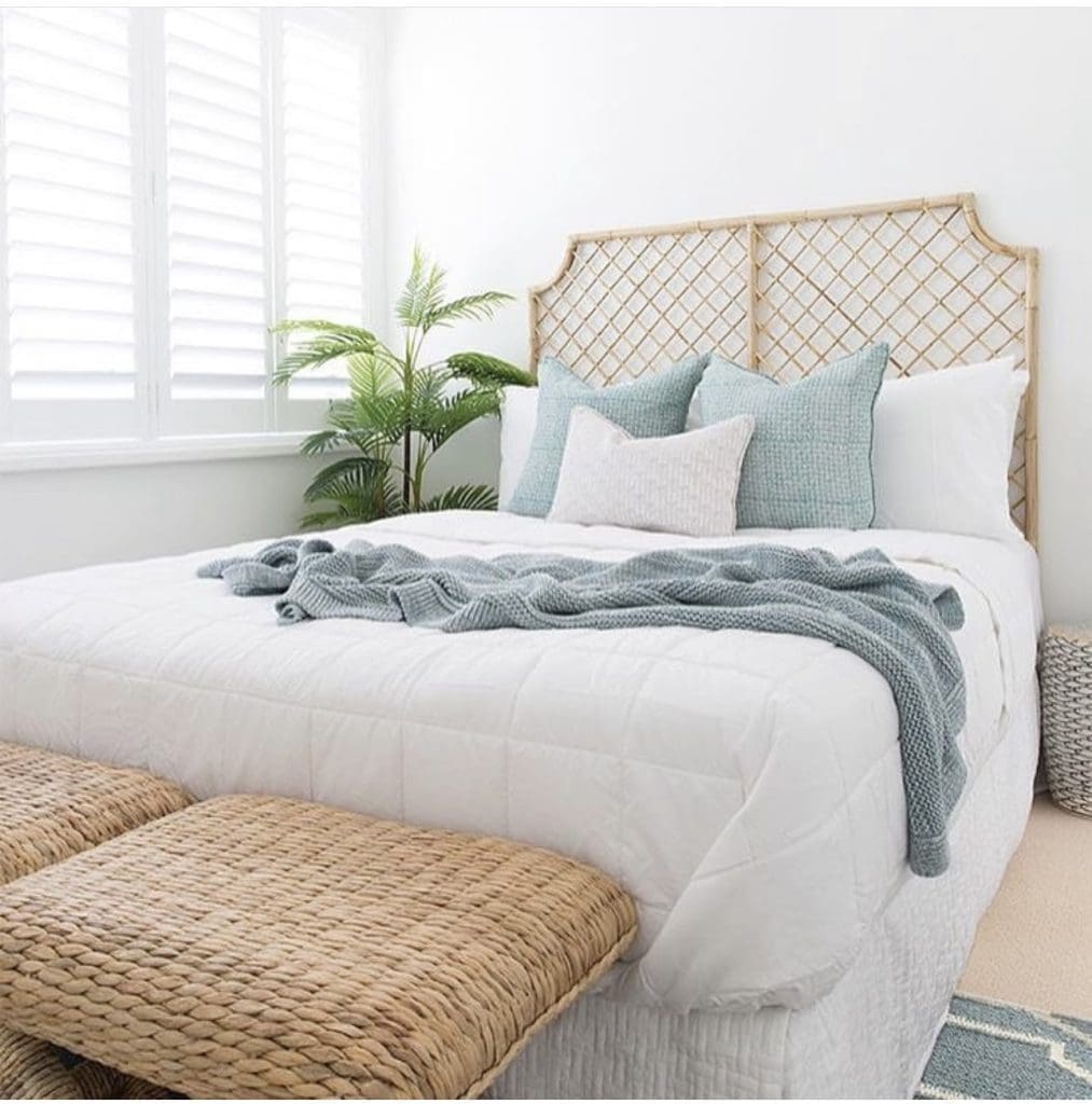 29 Soothing Coastal Bedroom Ideas For A Lush Escape