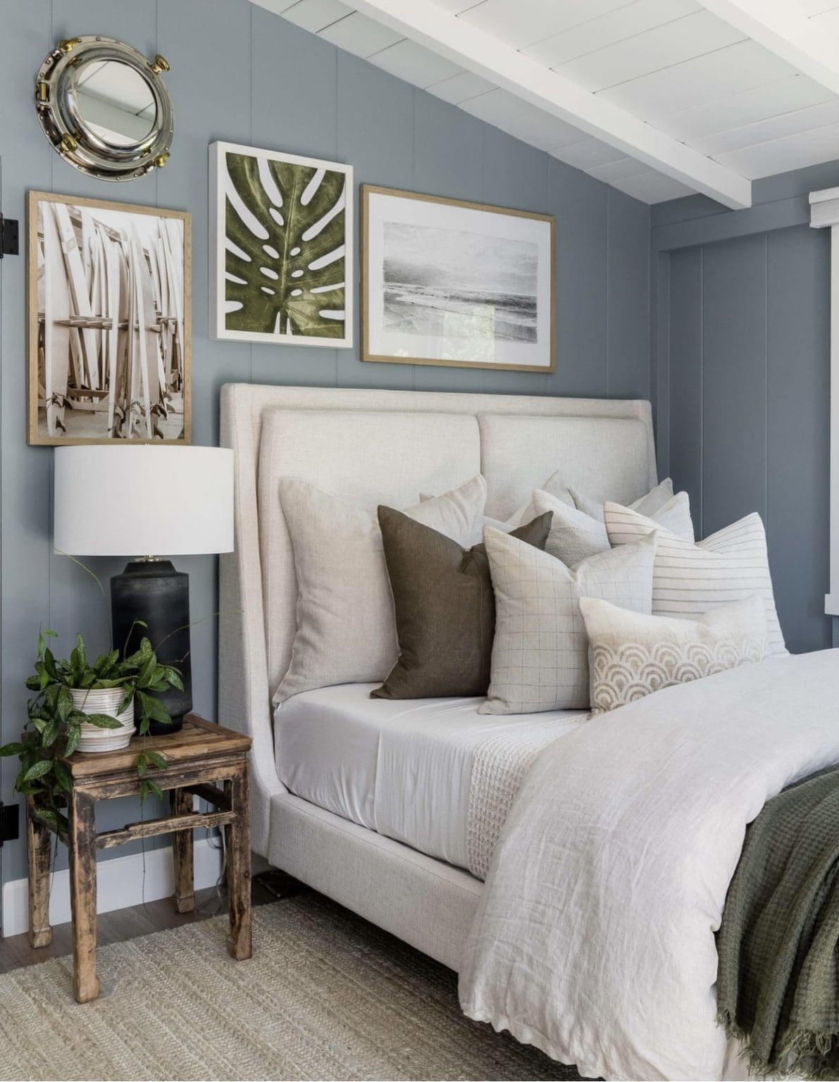29 Soothing Coastal Bedroom Ideas For A Lush Escape