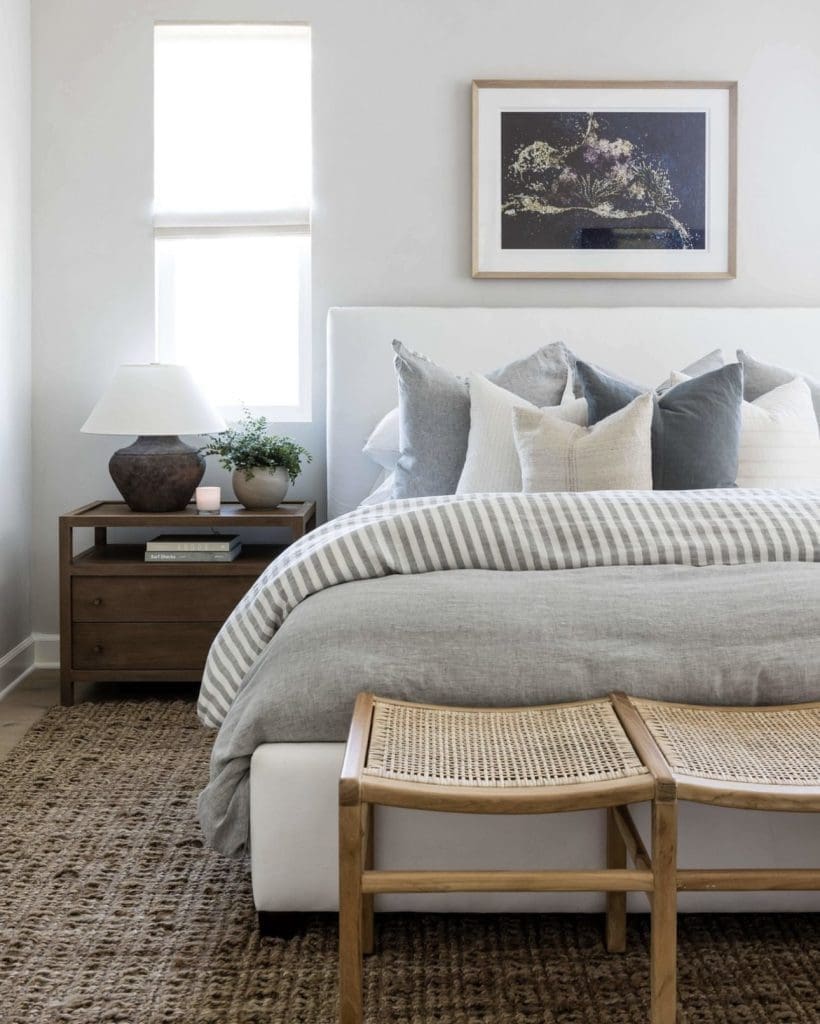 24 Soothing Coastal Bedroom Ideas For A Lush Escape