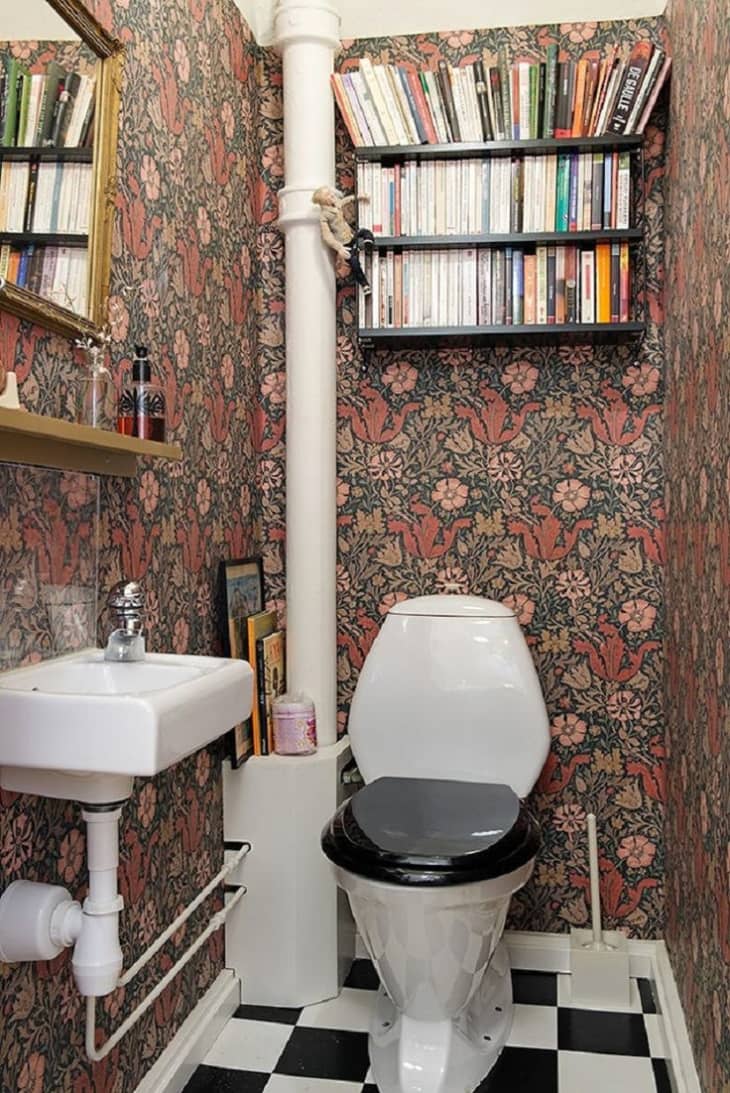 bathroom design ideas for booklovers 8 Above Toilet Wall