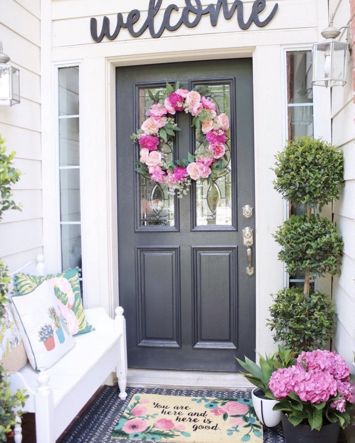 24 Super Cute Small Front Porch Ideas You'll Love