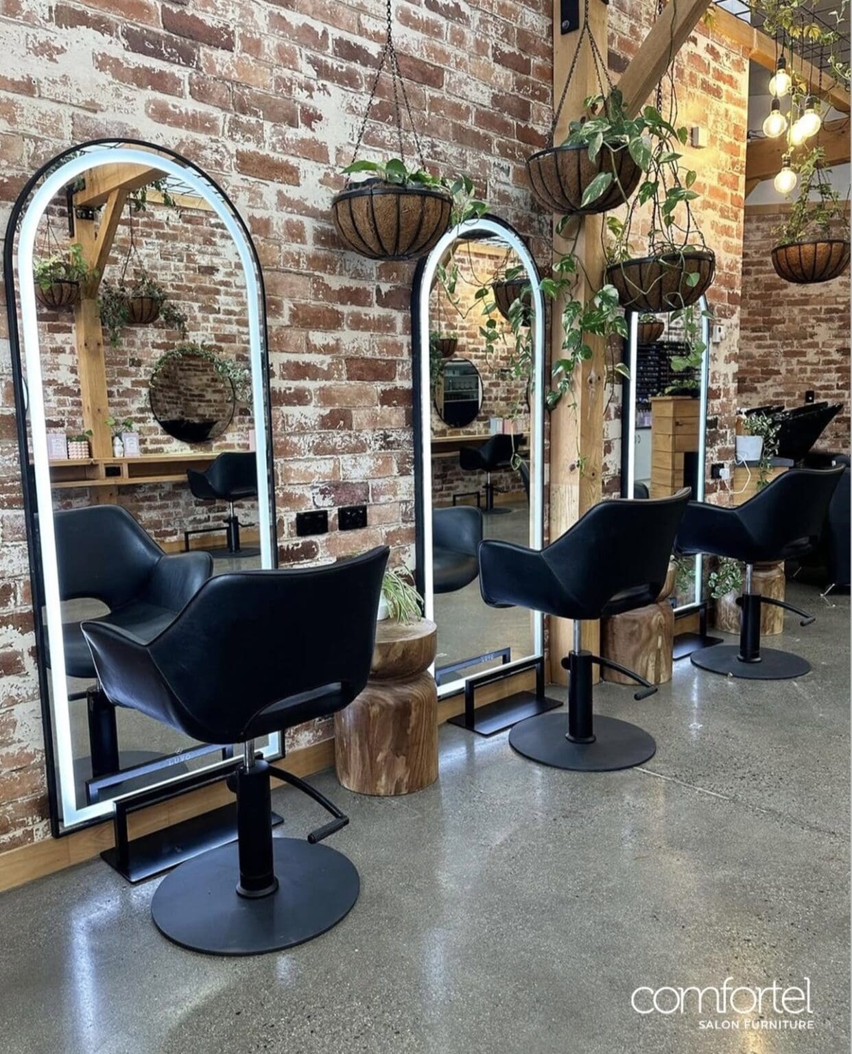 42 Stunning Low-Budget Beauty Salon Interior Design Ideas