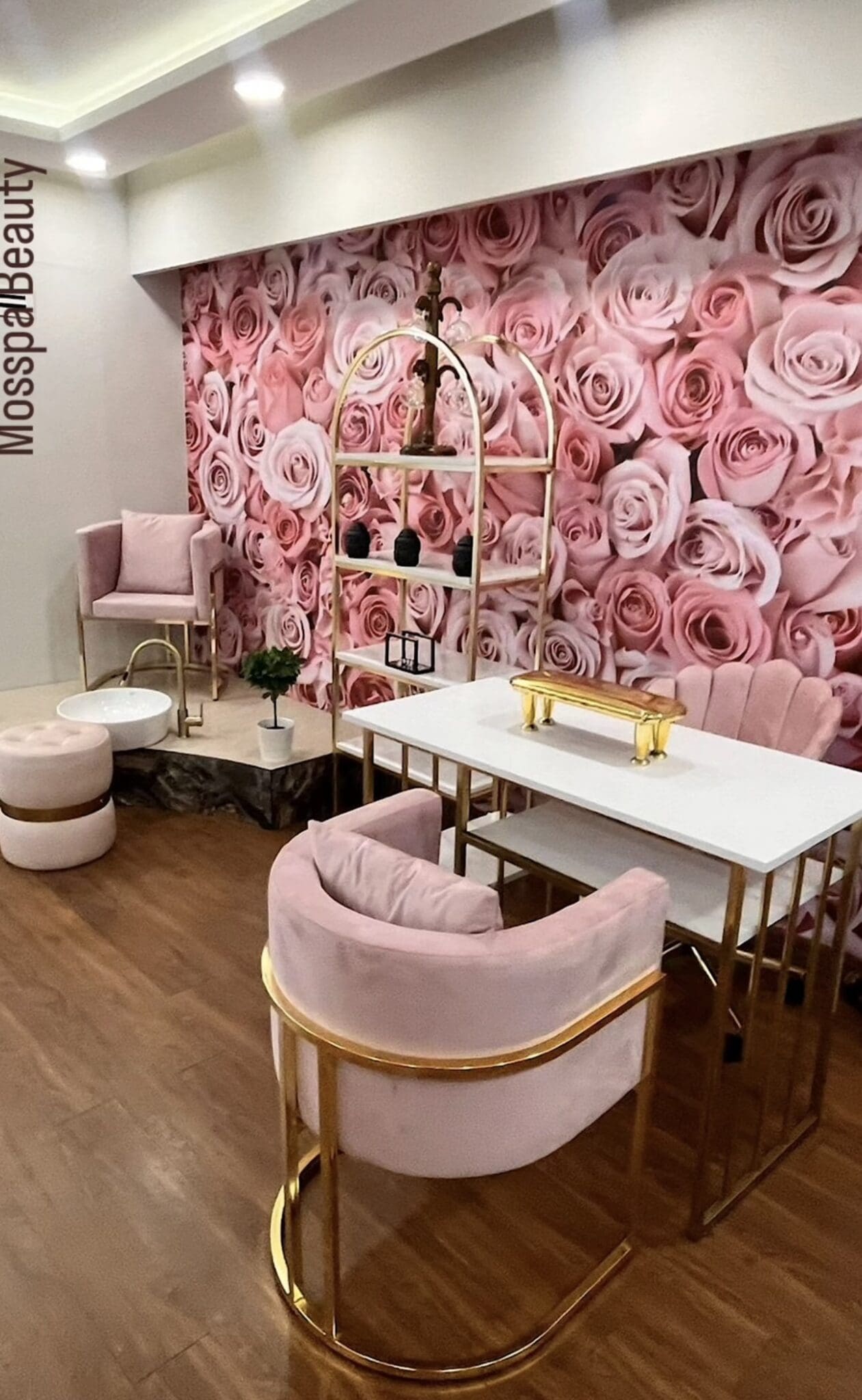 42 Stunning Low-Budget Beauty Salon Interior Design Ideas