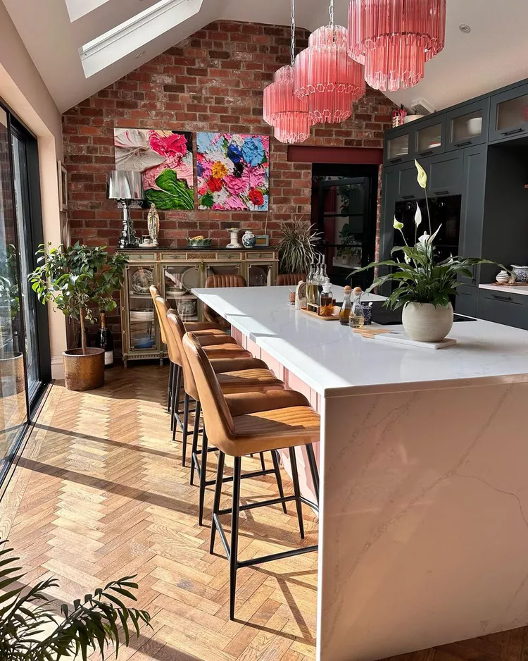 ourhouseonthecrescent 6b77d0330eda42ae87cdc467fd6562d4 Pink Kitchen Design Ideas