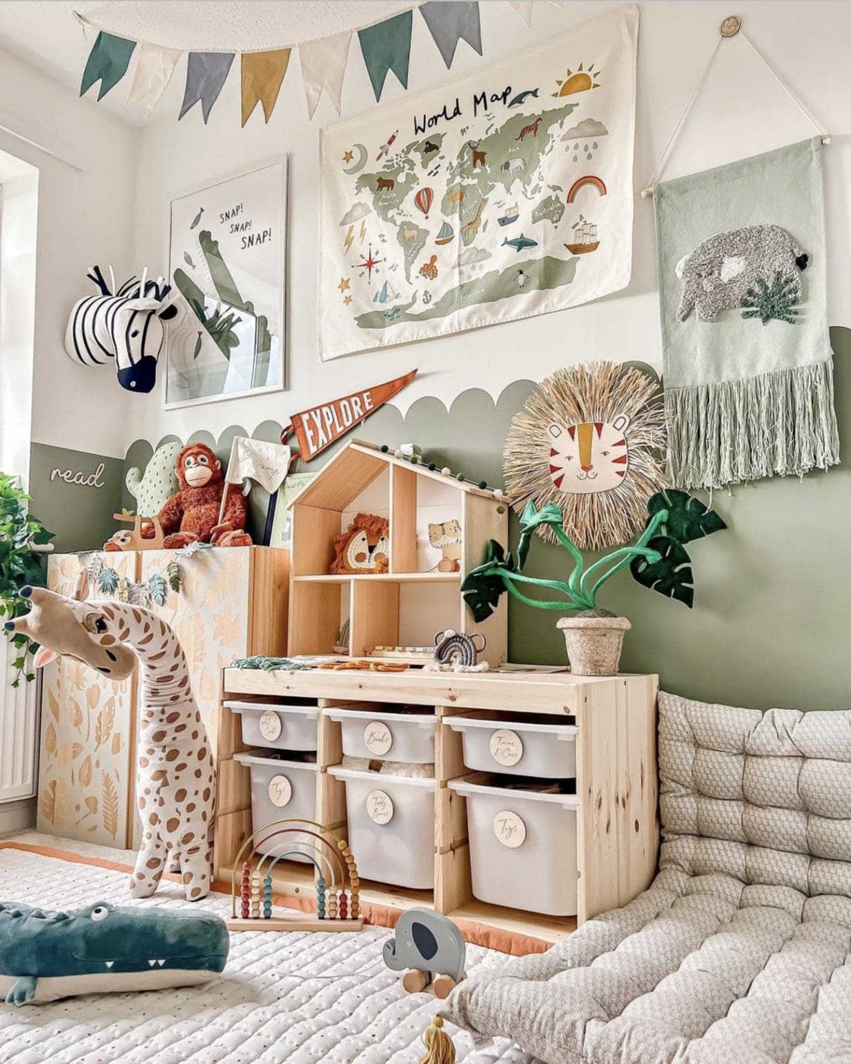 24 Super Cool Safari Nursery Decor
