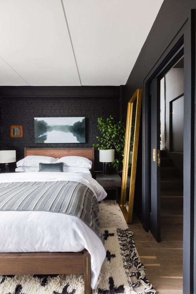 29 Dark and Moody Bedroom Ideas for a Relaxing Ambiance