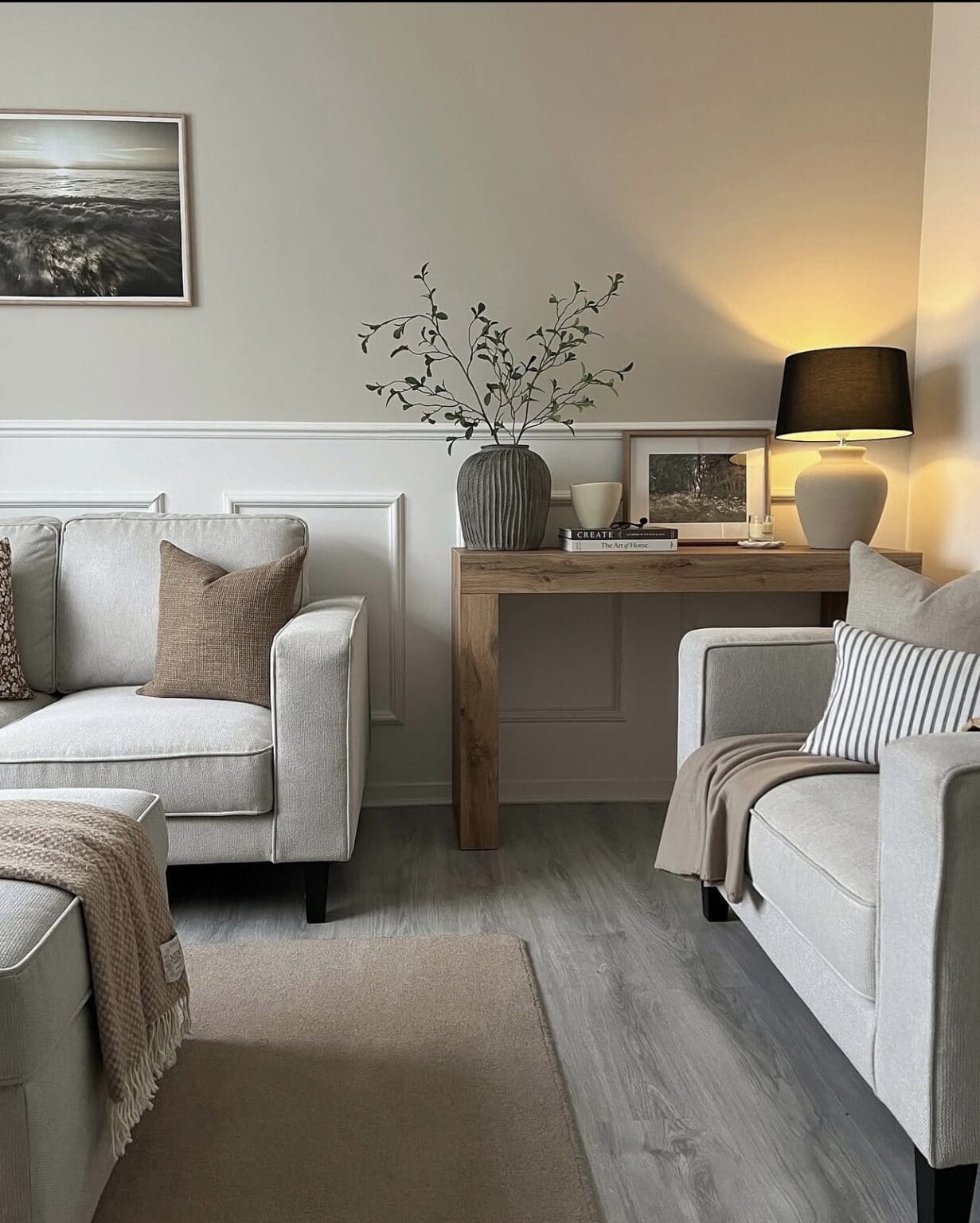 Illustration of Sophisticated Minimalist Living Room Inspiration