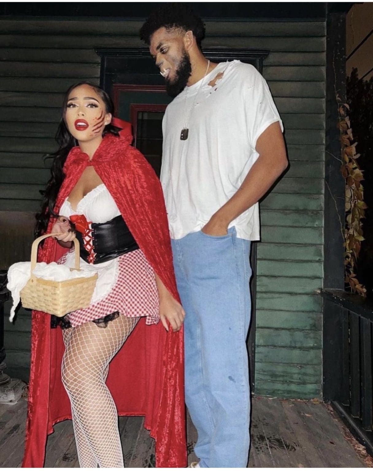 34 Creative Couple Costume Ideas That Are Sure to Impress