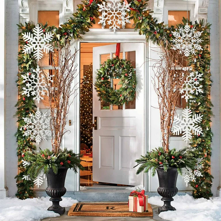adfdc043 1455 42d2 9f69 44a15d86eb15 Christmas Front Door Decor