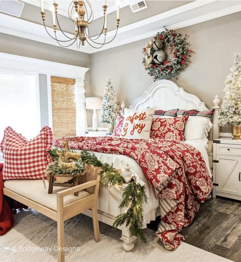 34 Cozy Christmas Bedroom Decor Ideas for a Festive Feel