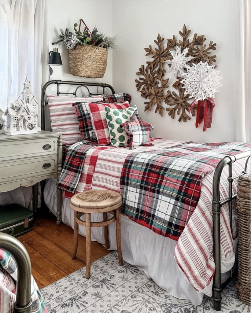 34 Cozy Christmas Bedroom Decor Ideas for a Festive Feel