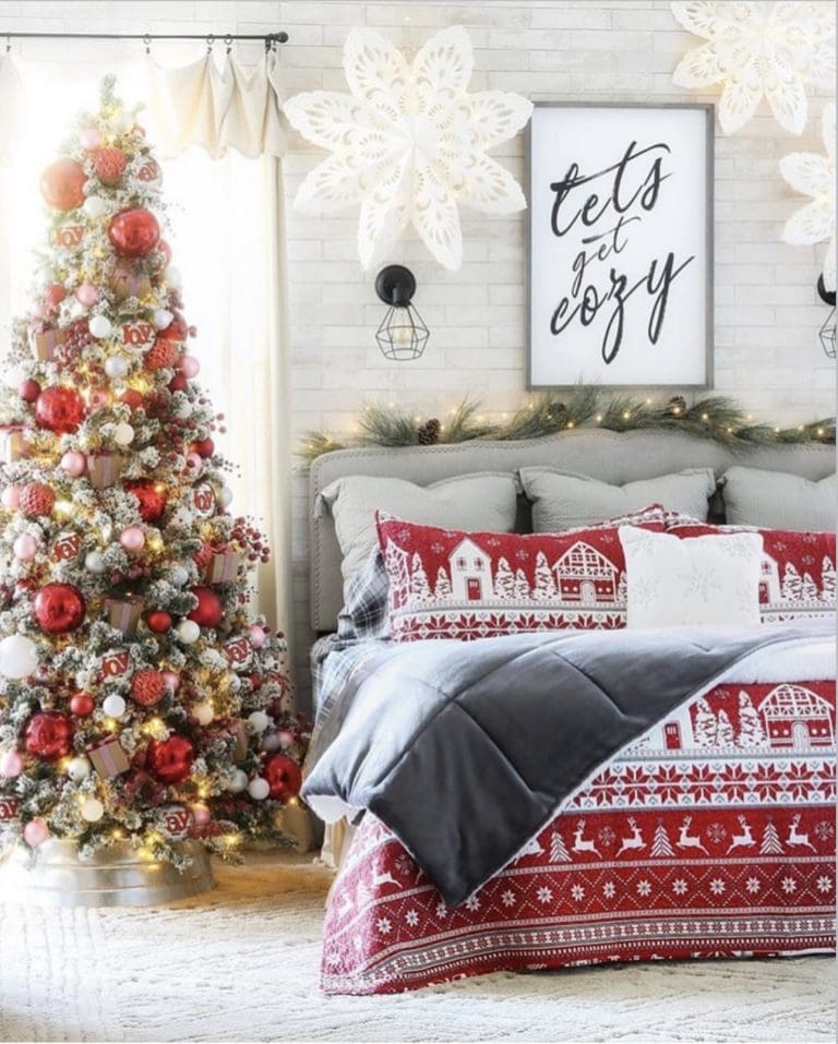 34 Cozy Christmas Bedroom Decor Ideas for a Festive Feel