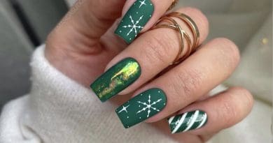 Green Christmas Nail Ideas