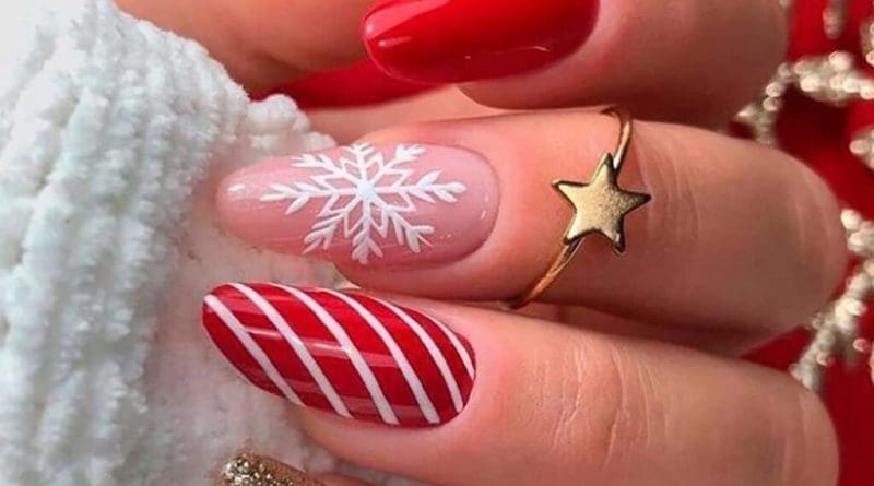 Red Christmas Nail Ideas