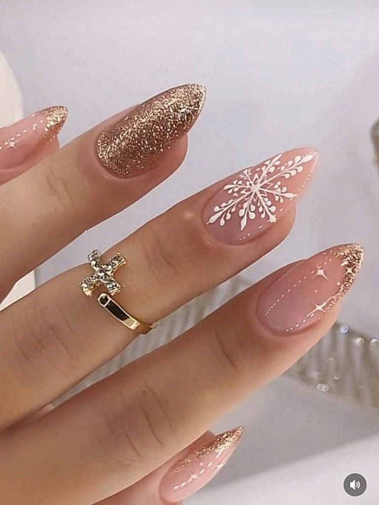 30 Neutral Christmas Nail Ideas for a Sophisticated Look