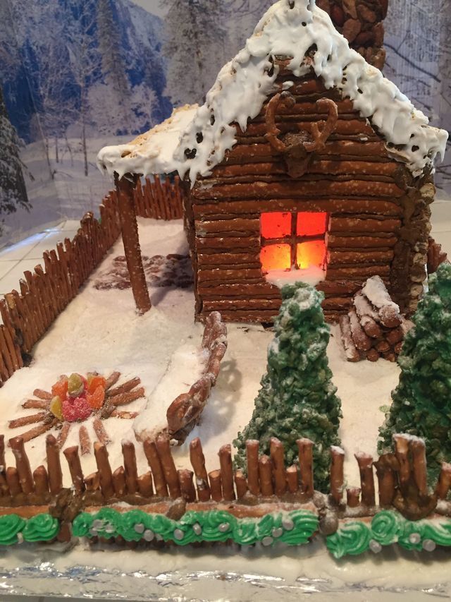 29 Creative Gingerbread House Decorating Ideas to Inspire You 75 29 Creative Gingerbread House Decorating Ideas to Inspire You gingerbread house decor ideasb0ed6115685c80e7be33bd7ce17128b5 Gingerbread House Decorating Ideas