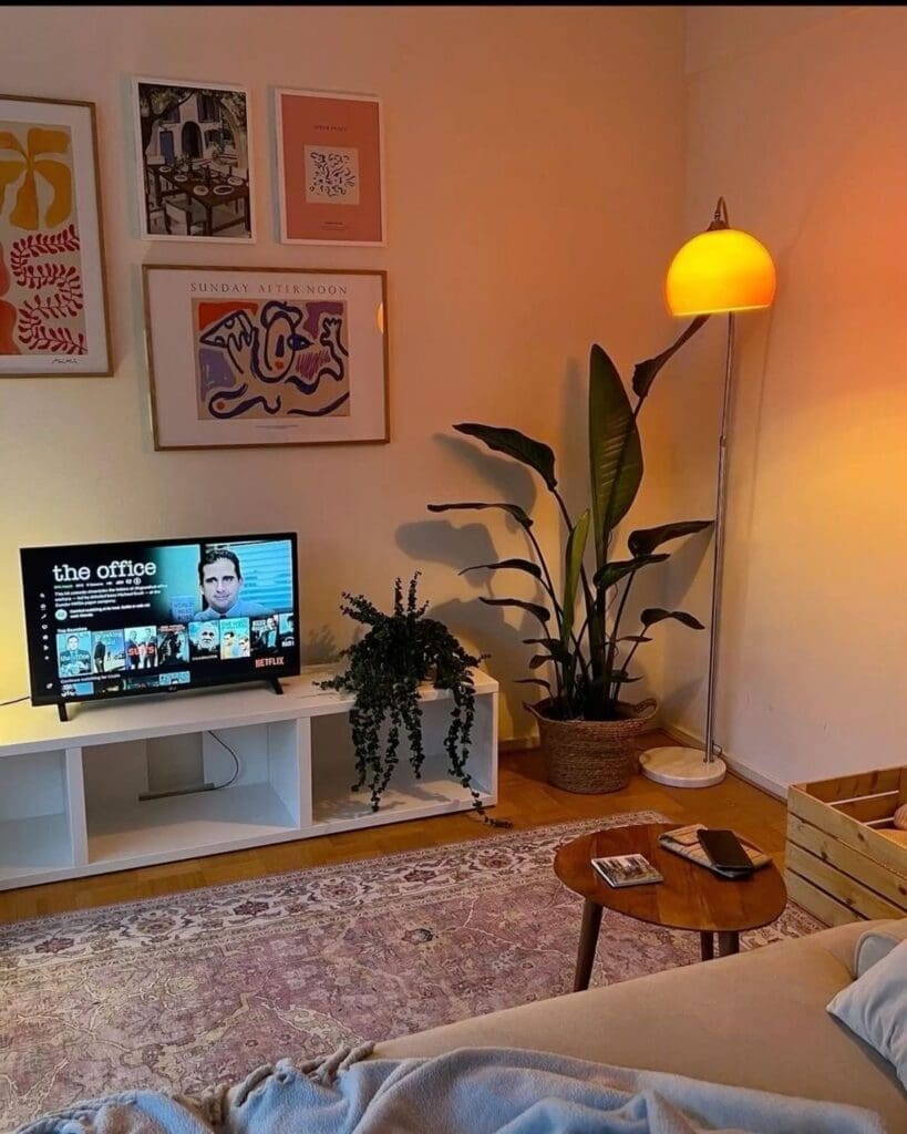 Snapshot of Soothing Online Apartment Living Room Decor