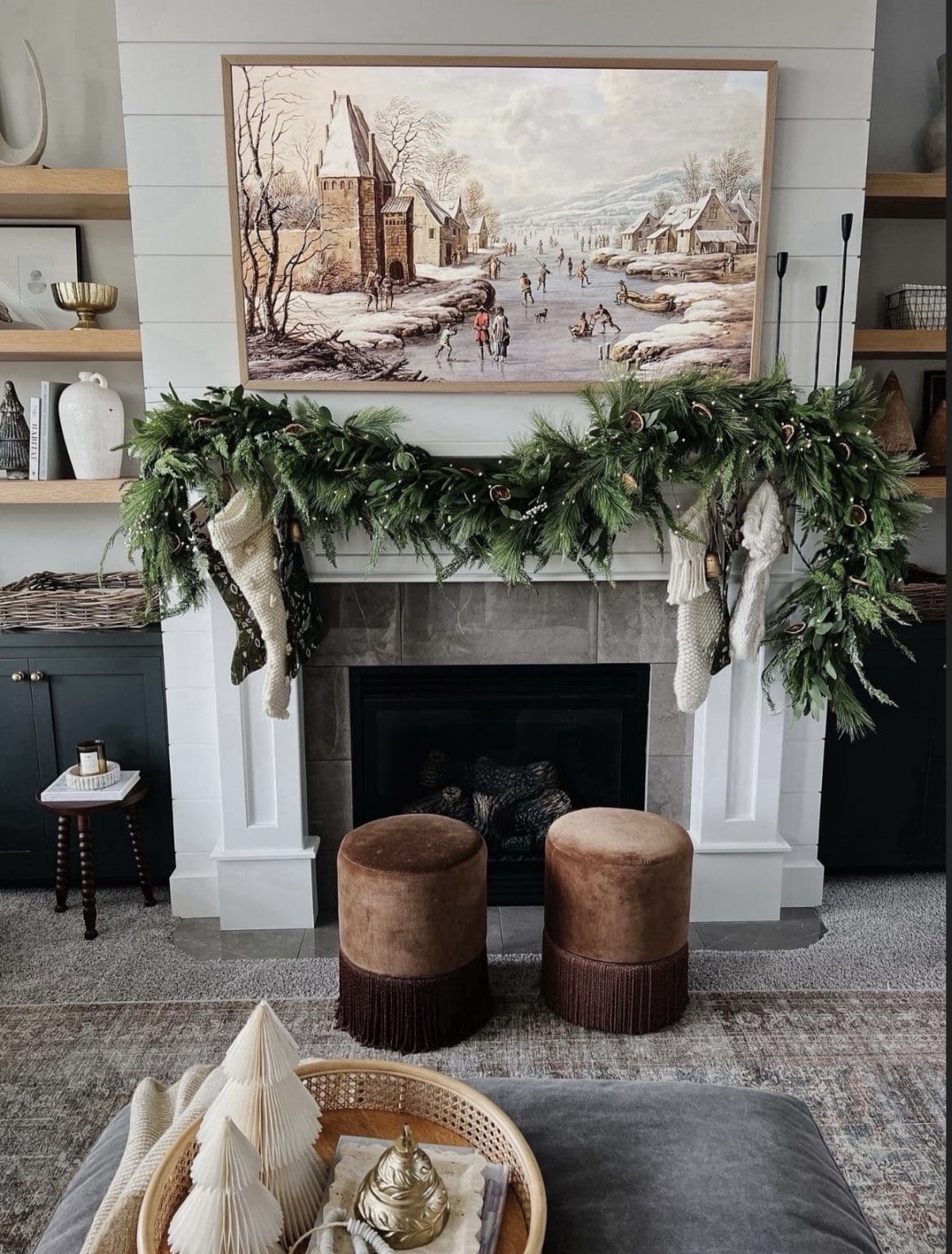 30 Best Christmas Living Room Decor Ideas to Inspire You