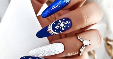 24 Stunning Blue Christmas Nail Ideas to Inspire You