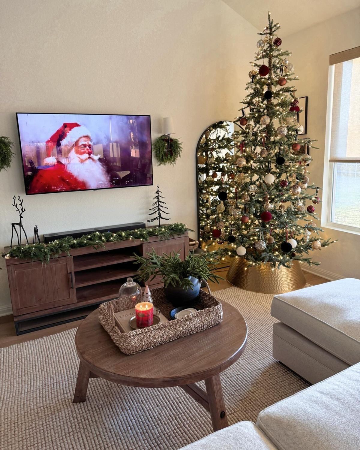 apartment christmas decor ideasIMG 9669 Christmas Apartment Decor Ideas