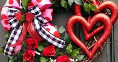 romantic Valentine's Day Front Door Decor Ideas