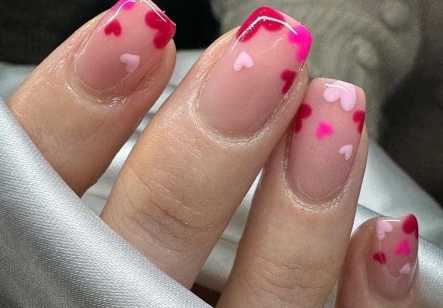 Trendy Pink Valentine's Day Nail Ideas