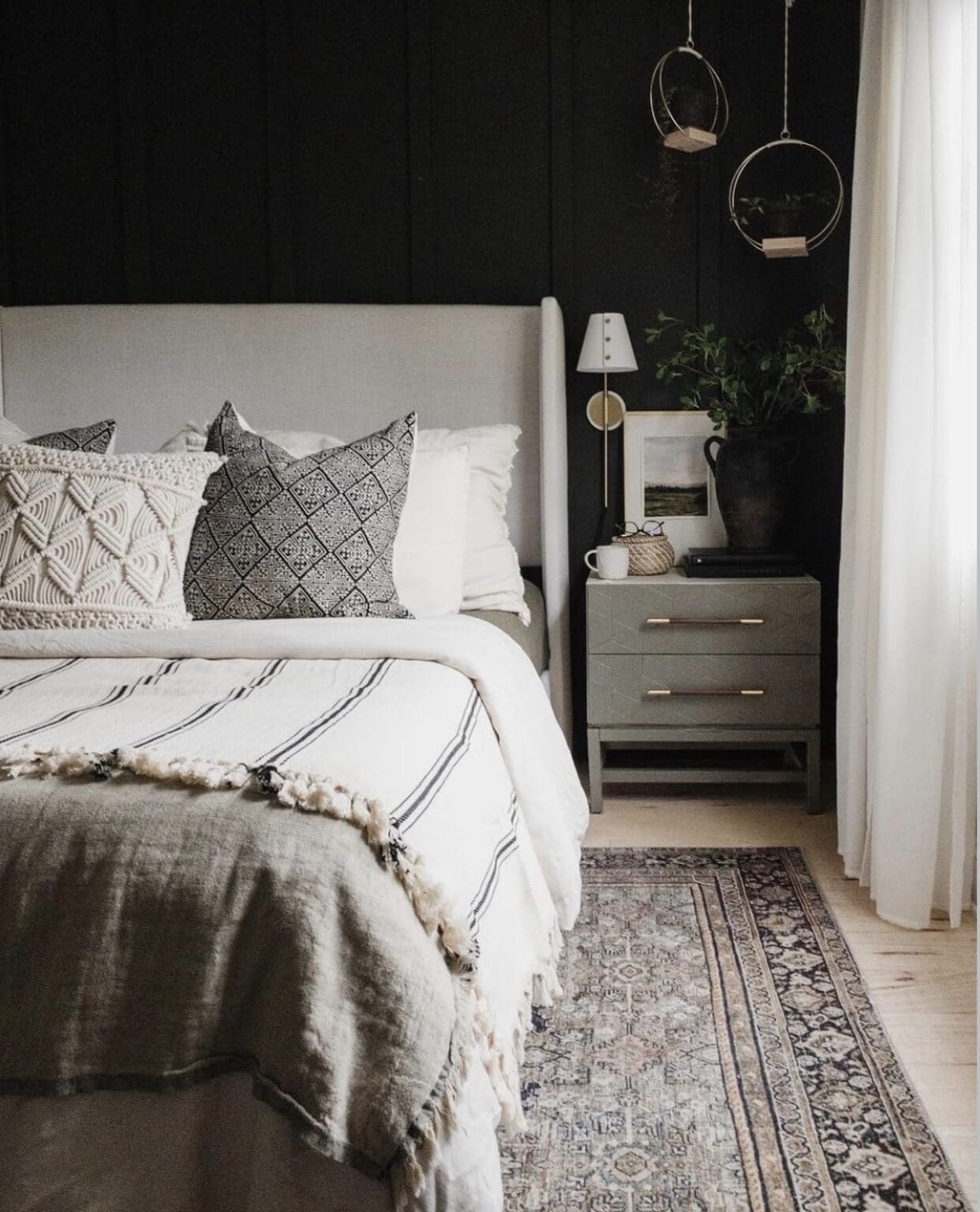 Picture of 27 Cozy Apartment Bedroom Ideas for Ultimate Comfort