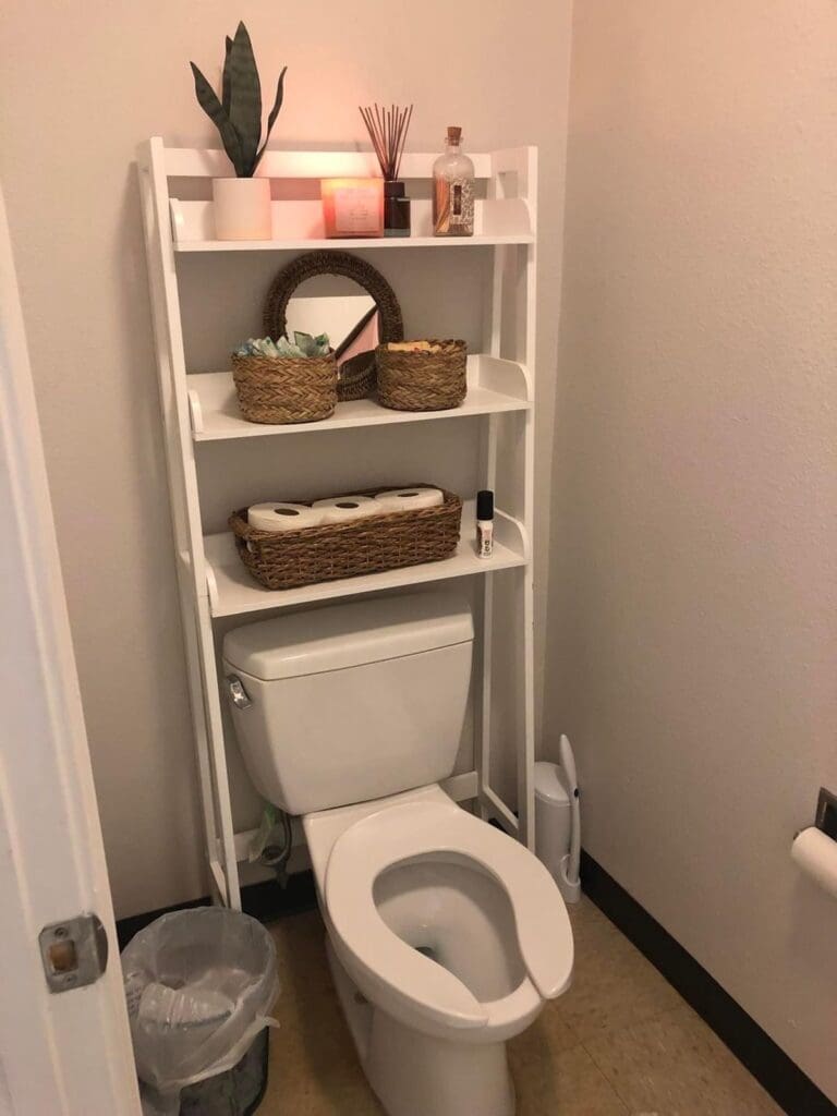 29 Genius Small Apartment Bathroom Ideas You'll Love
