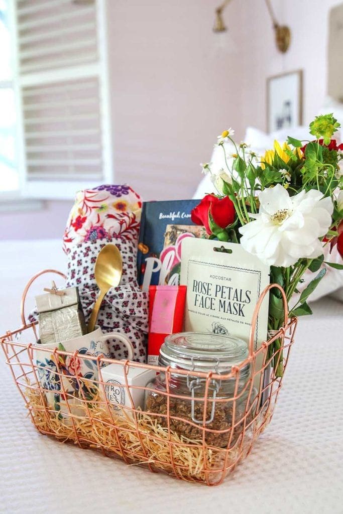 Moscow Mule Gift Basket DIY Hostess Gift 1 DIY Easter Basket Ideas for Adults