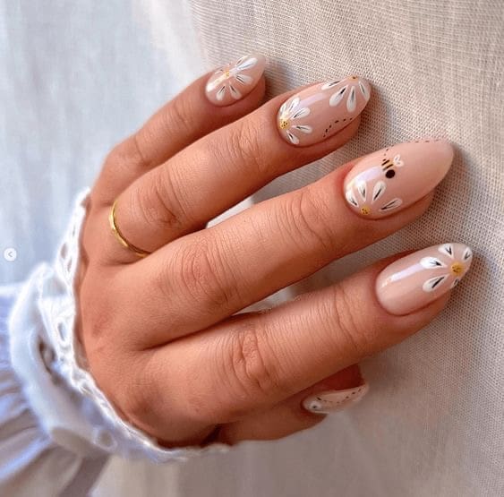 IMG 0020 Neutral Summer Nail Ideas