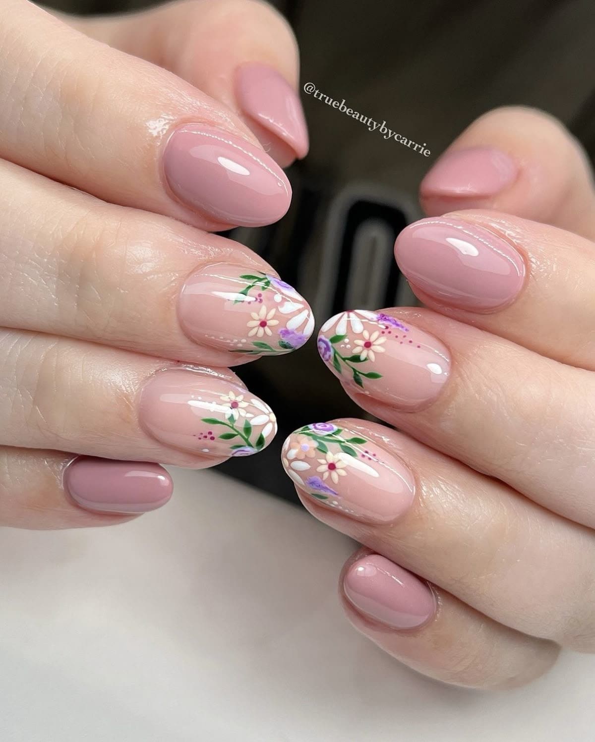 IMG 0027 Neutral Summer Nail Ideas