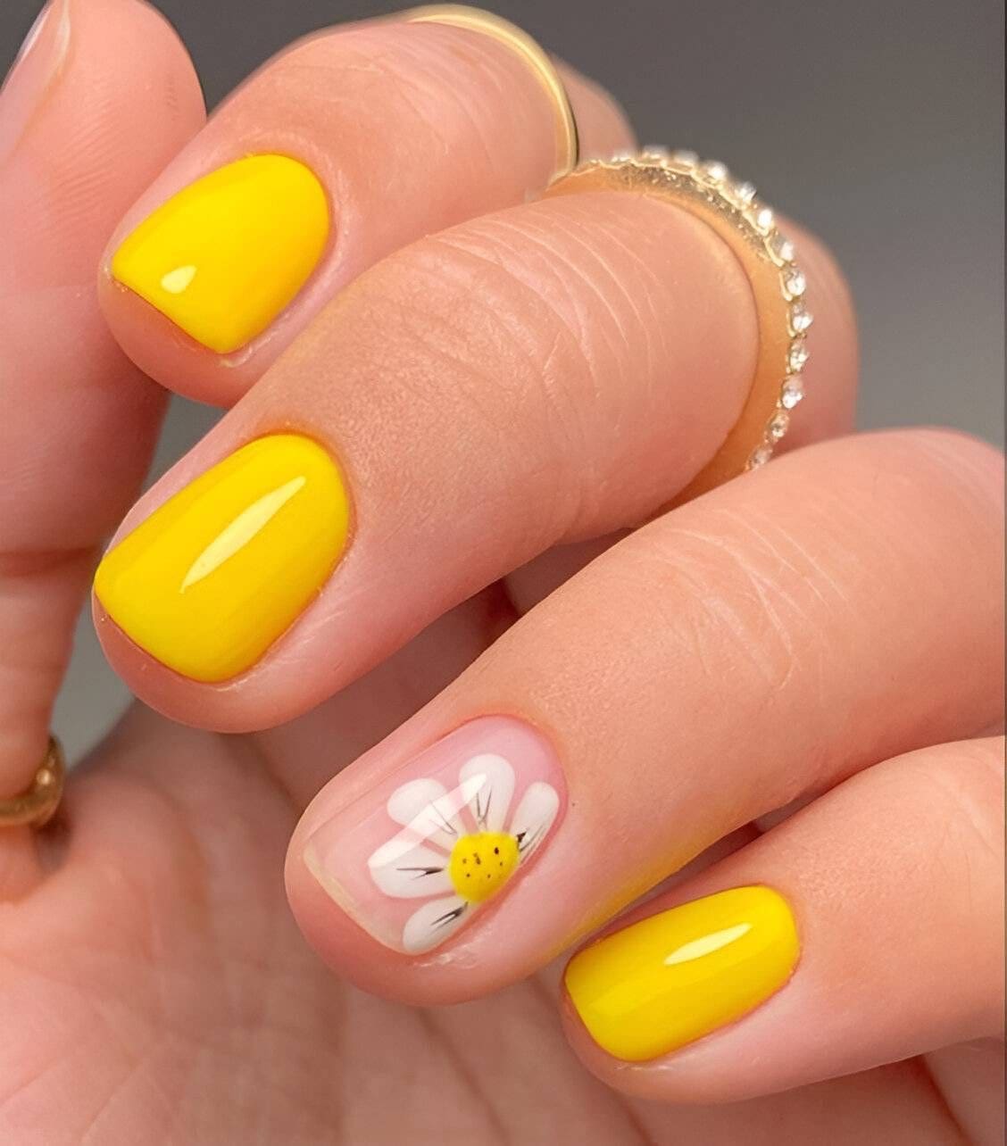 IMG 9044 2 Yellow Nail Ideas