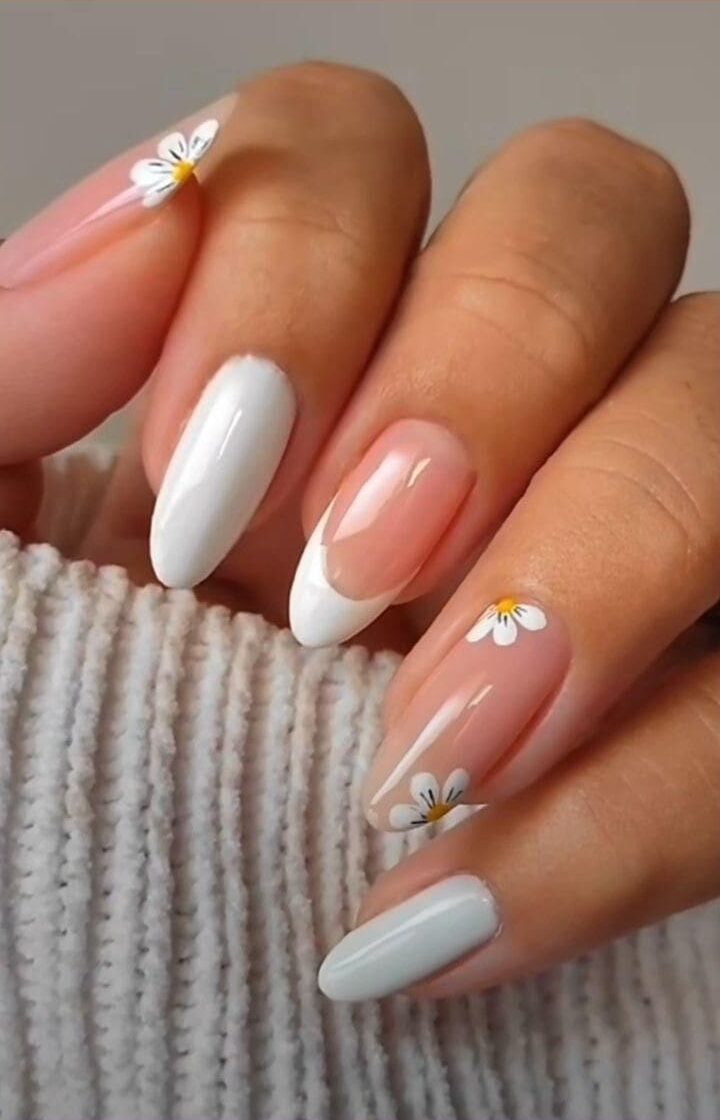 IMG 9982 e1745482948781 Neutral Summer Nail Ideas