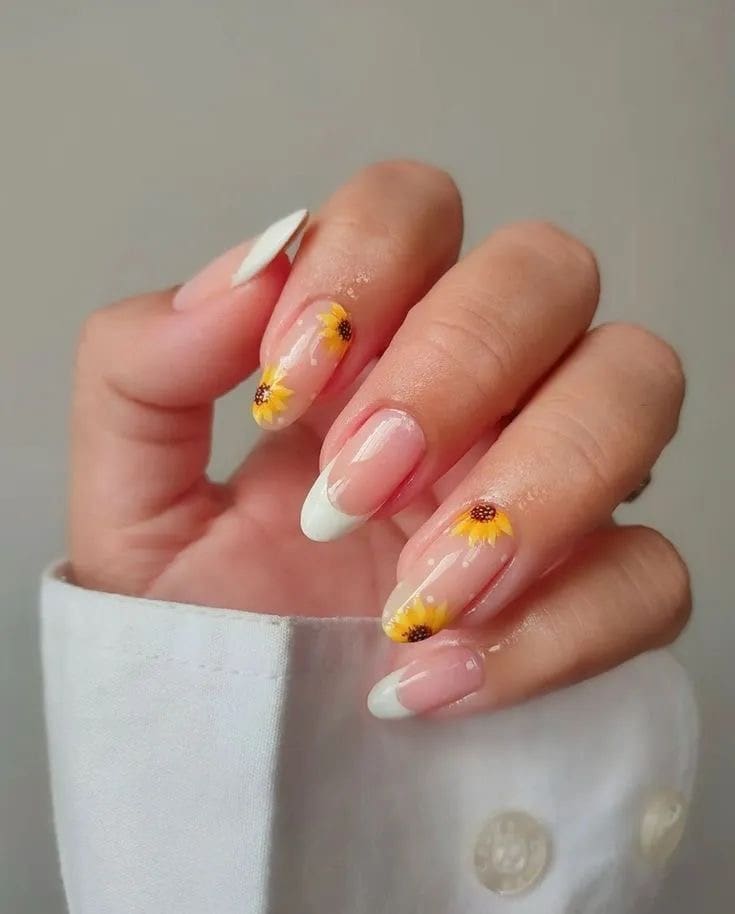 IMG 9983 Neutral Summer Nail Ideas