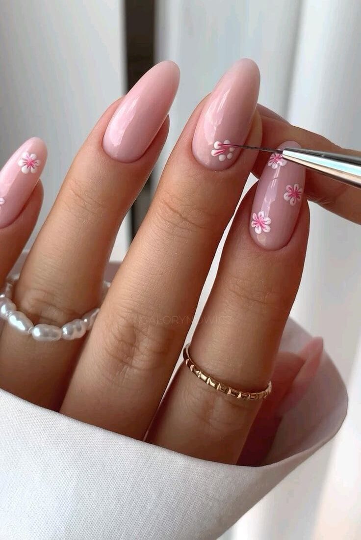 IMG 9987 e1745484102180 Neutral Summer Nail Ideas